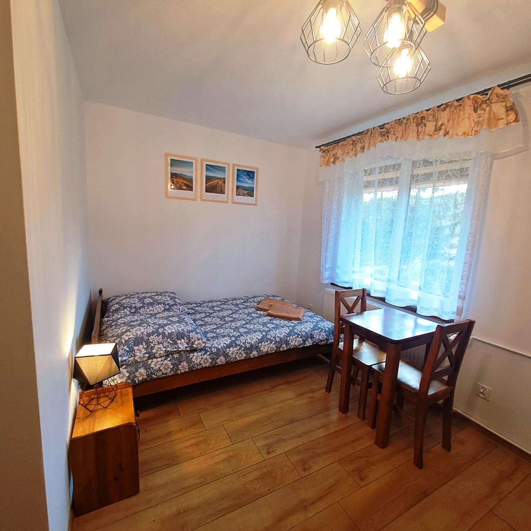 Wichrowe Wzgorza Hotel Strzebowiska Buitenkant foto